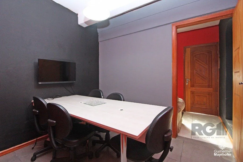 Imagem Casa de 250m² Para comprar no Bairro Mont Serrat Por R$1.120.000,00