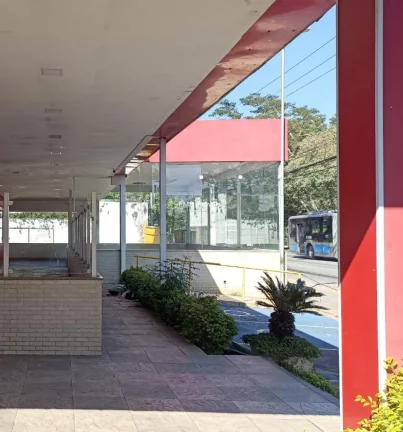 Imagem Imóvel comercial em Interlagos: 47 vagas de garagem e 562,18m² de área disponíveis para locação em SP.