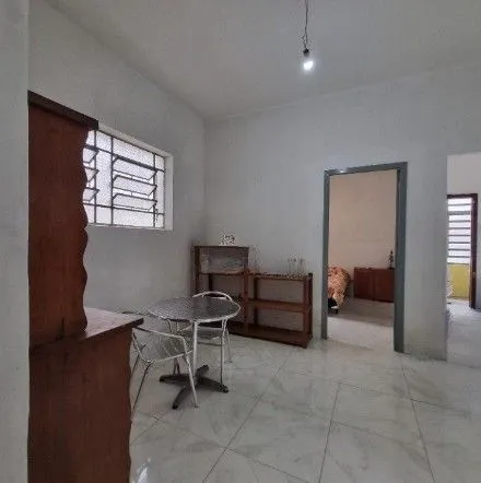 Imagem Casa de 4 dormitórios, 2 banheiros para venda pronta para morar no bairro Partenon em Porto Alegre/RS.