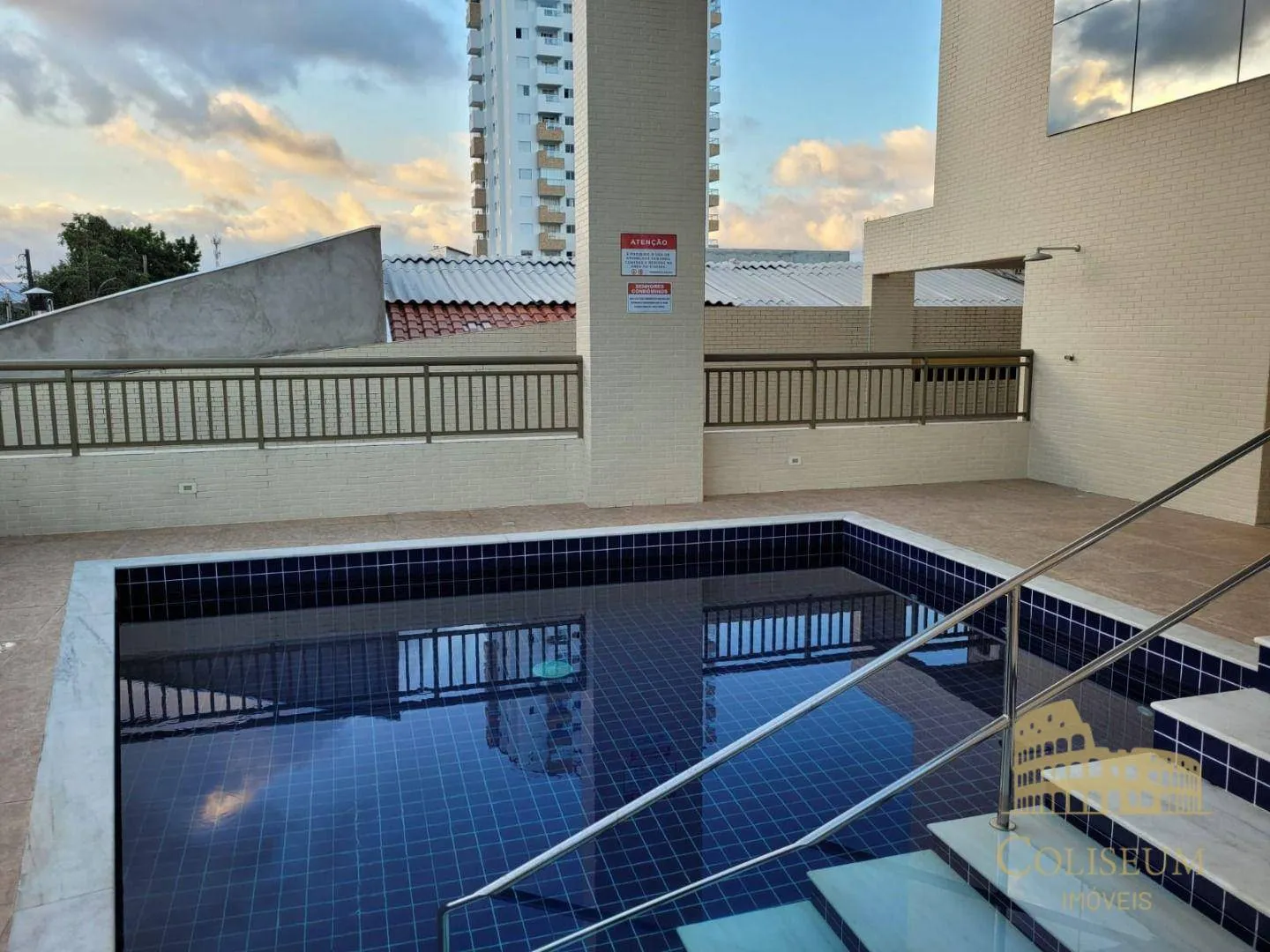 Imagem Apartamento com 2 dormitórios para alugar, 61 m² por R$ 3.200,00/mês - Aviação - Praia Grande/SP