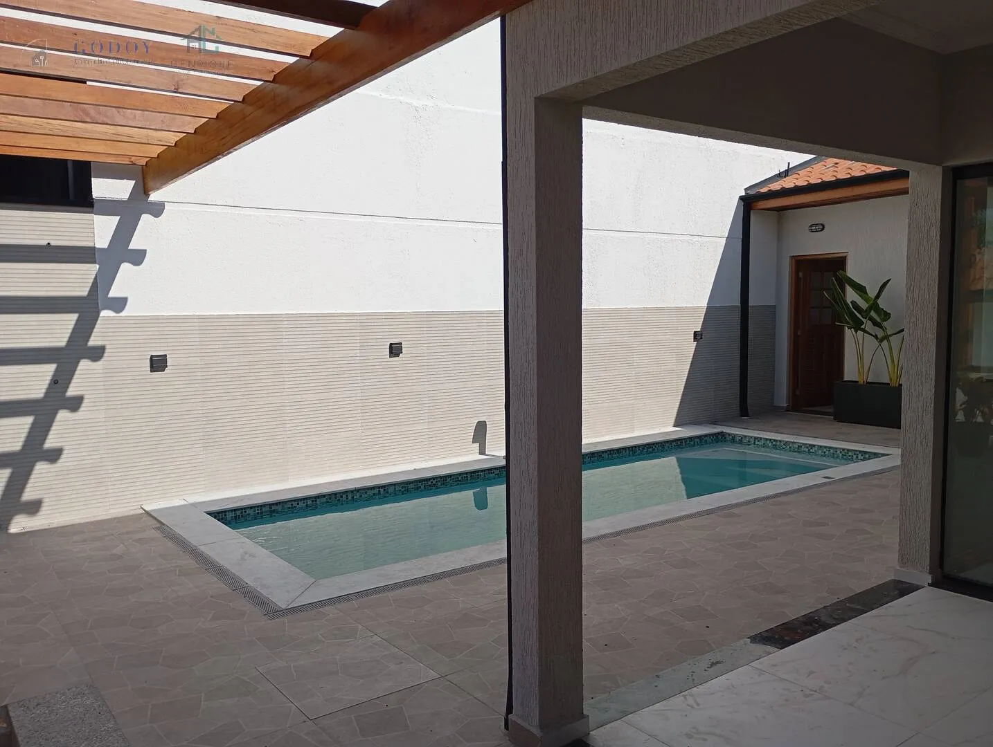 Imagem OPORTUNIDADE QUE VOCÊ ESTAVA ESPERANDO! CASA COM PISCINA + ÁREA GOURMET