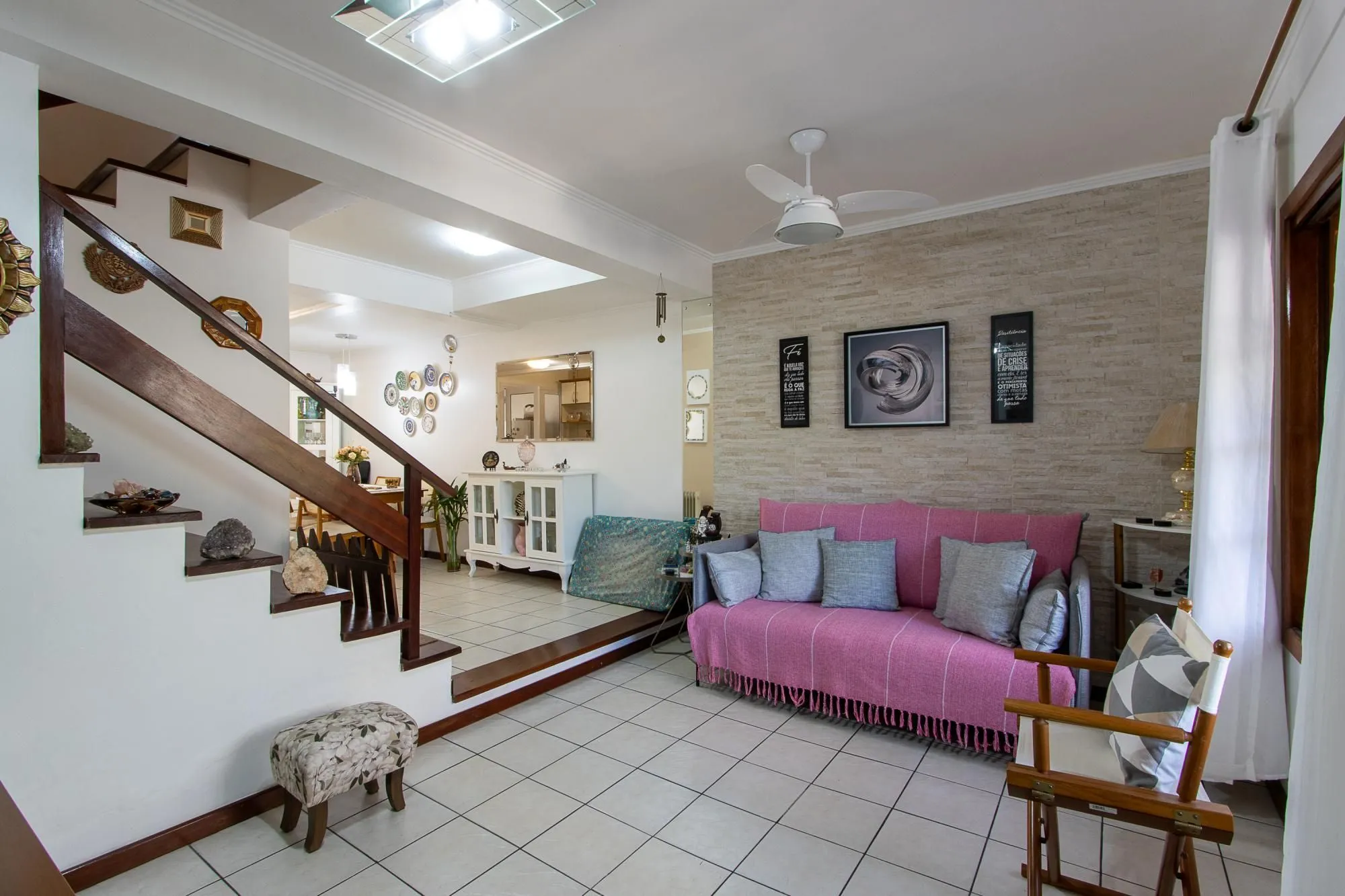 Imagem Casa para Venda - 110.14m², 2 dormitórios, sendo 1 suites, 2 vagas - Hípica