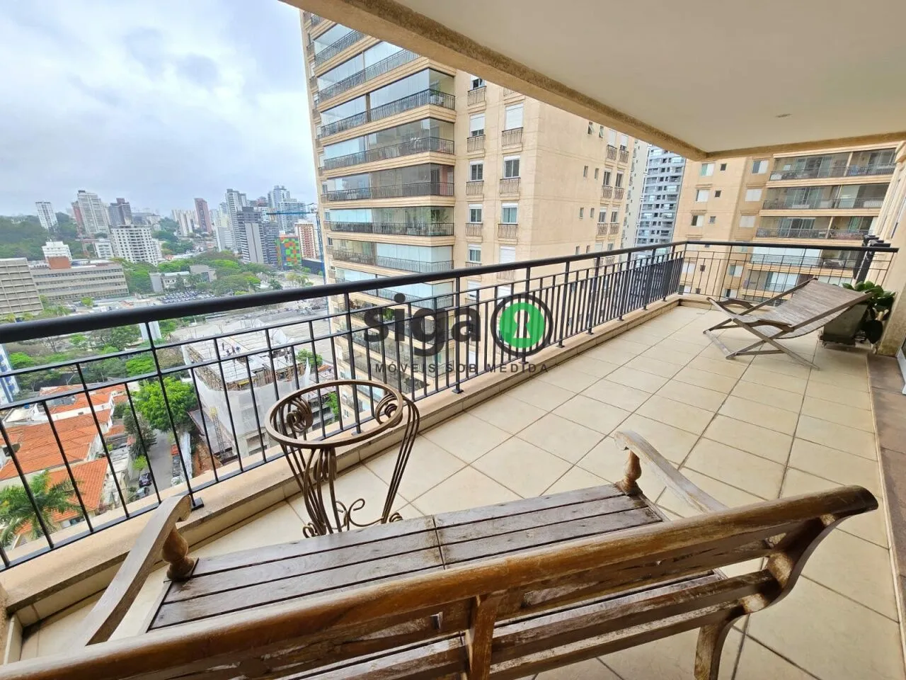 Imagem Apartamento à venda no Brooklin | 218m² | 3 suítes + home office | Varanda envidraçada | Alto padrão
