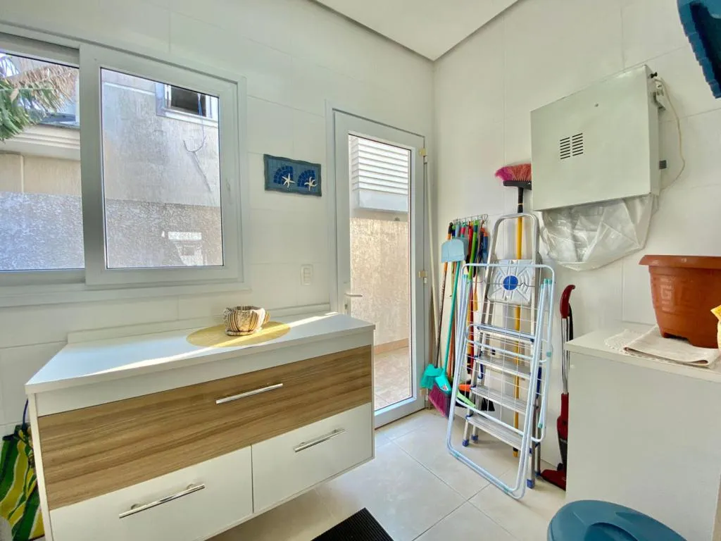 Imagem Casa em Condominio 5 Dormitórios - Bairro Zona Nova
