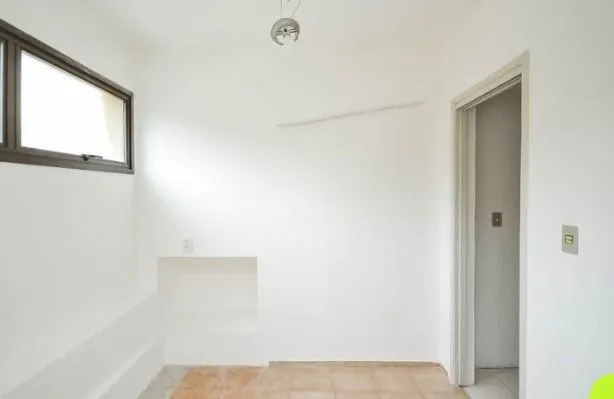 Imagem Apartamento com 2 quartos e 90m² à venda em Cristal, Porto Alegre/RS .