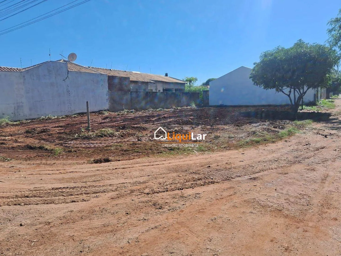 Foto do imóvel Terreno de Esquina com 375 m² - Localização Estratégica e Grande Potencial de Valorização