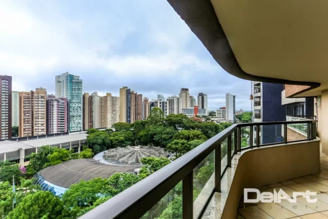 Foto do imóvel Apartamento em frente do Clube Curitibano - com 4 dormitórios à venda, 247 m² por R$ 1.890.000 - Água Verde - Curitiba/PR