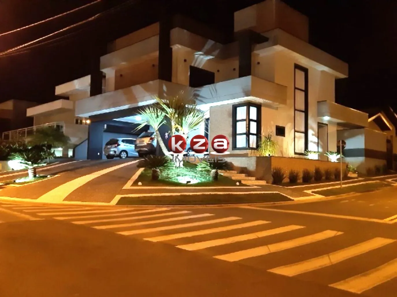 Foto do imóvel Casa de luxo à venda em condomínio exclusivo em Paulínia-SP: 4 quartos, 2 suítes, 2 salas, 5 banheiros, 4 vagas - 325m² de área.