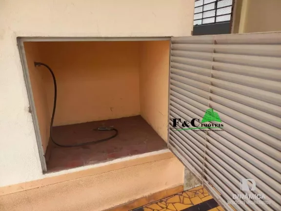 Imagem Casa para Venda em Limeira, Centro, 3 dormitórios, 2 banheiros, 5 vagas