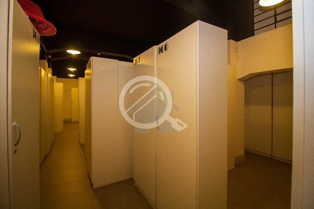 Imagem Studio mobiliado, com dormitório e espaço de convivência conjugados e banheiro social. Localiza-s...