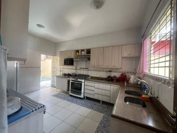 Imagem CASA RESIDENCIAL em MANAUS - AM, PARQUE 10 DE NOVEMBRO