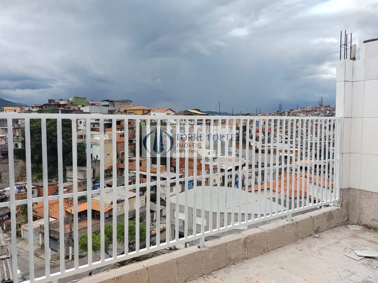 Imagem Linda casa com 110 m² em condomínio fechado 3 dorms 1 suíte 2 vagas garagem