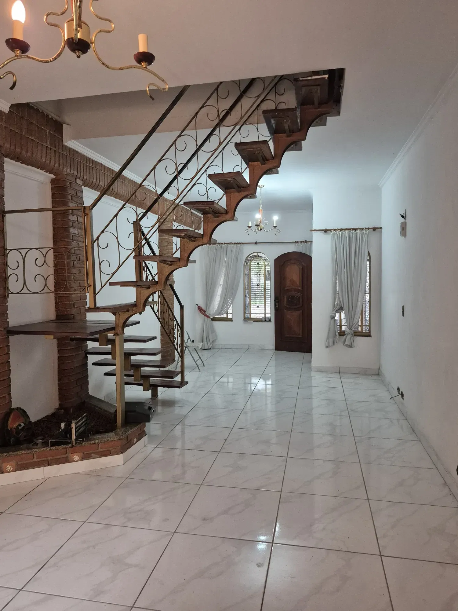 Imagem Casa com 4 Quartos à Venda, 200 m² em Vila Santo Estevão - São Paulo