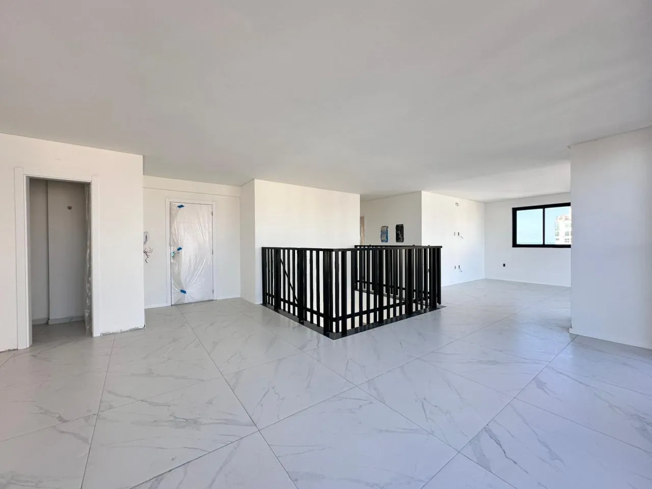 Imagem Apartamento com vista para o mar à venda com 276m2 por R$ 3.950.000,00