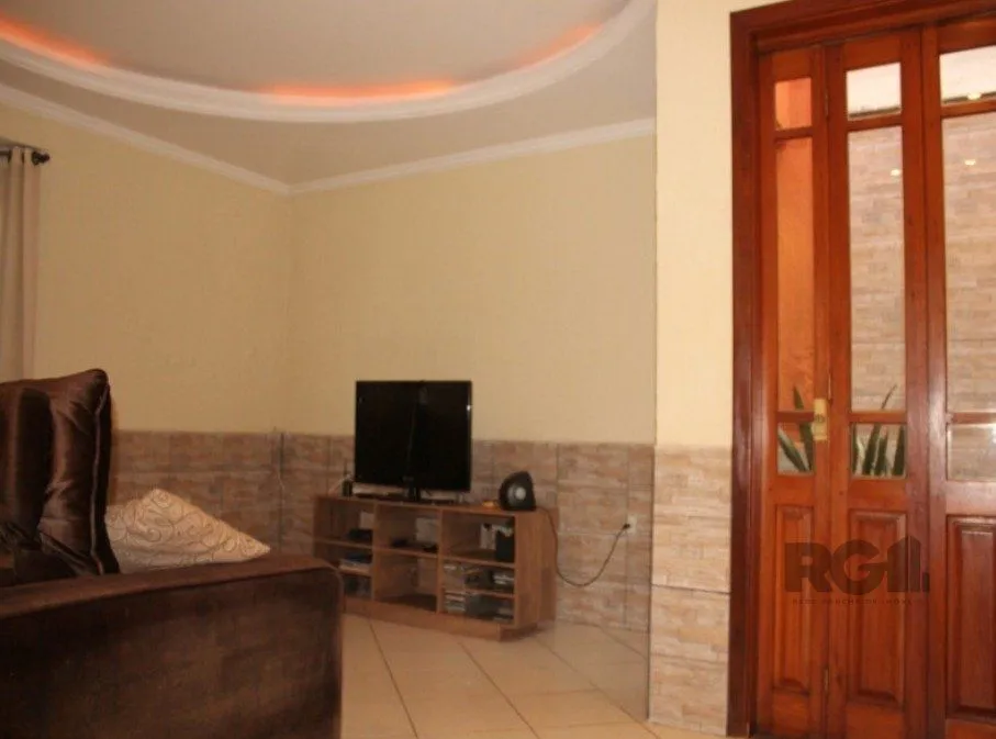 Imagem Casa 179m², 3 dormitórios, 3 vagas no bairro Parque Santa Fé
