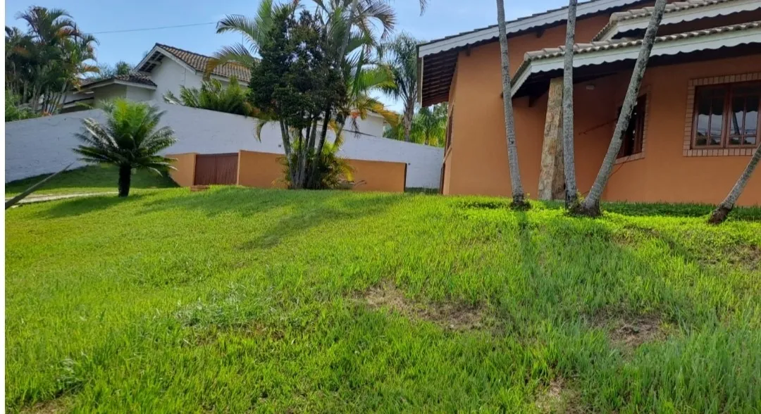 Imagem Linda Casa no Parque Village Castelo: Conforto, Lazer e Natureza