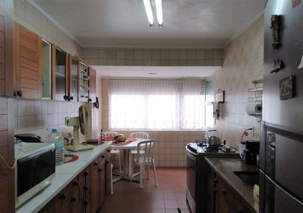 Imagem Cobertura para Venda - 237.88m², 3 dormitórios, sendo 1 suites, 2 vagas - Moinhos de Vento