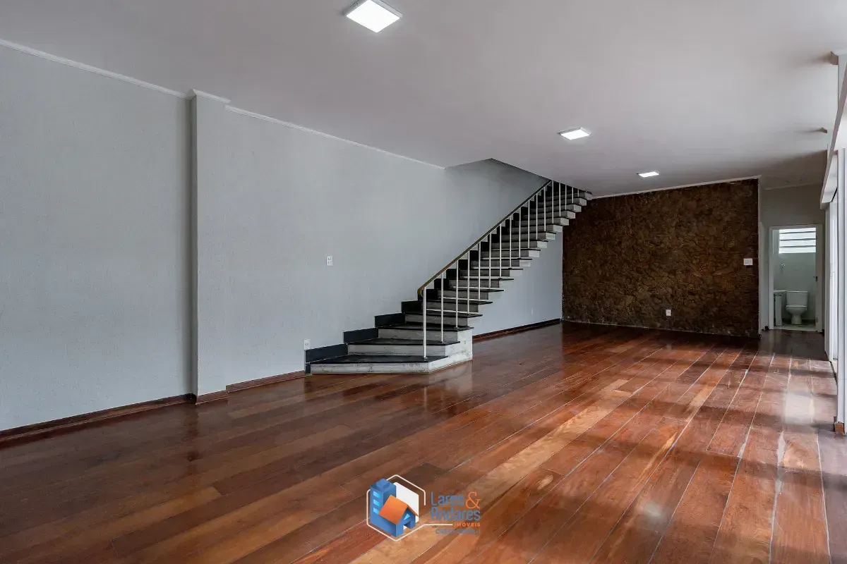Imagem Casa comercial para venda em Jardim Hípico, 582m²