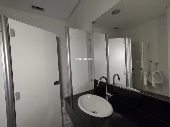 Imagem Conjunto comercial com 677m² para locação em Alphaville.