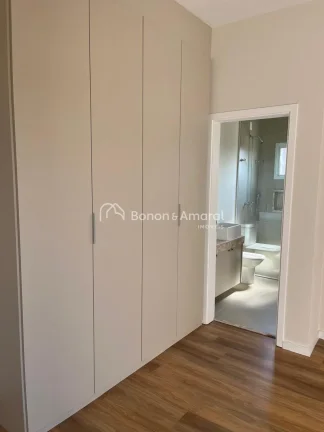 Imagem Apresentamos esta magnífica casa assobradada localizada no exclusivo Condomínio Porto Seguro Villa...