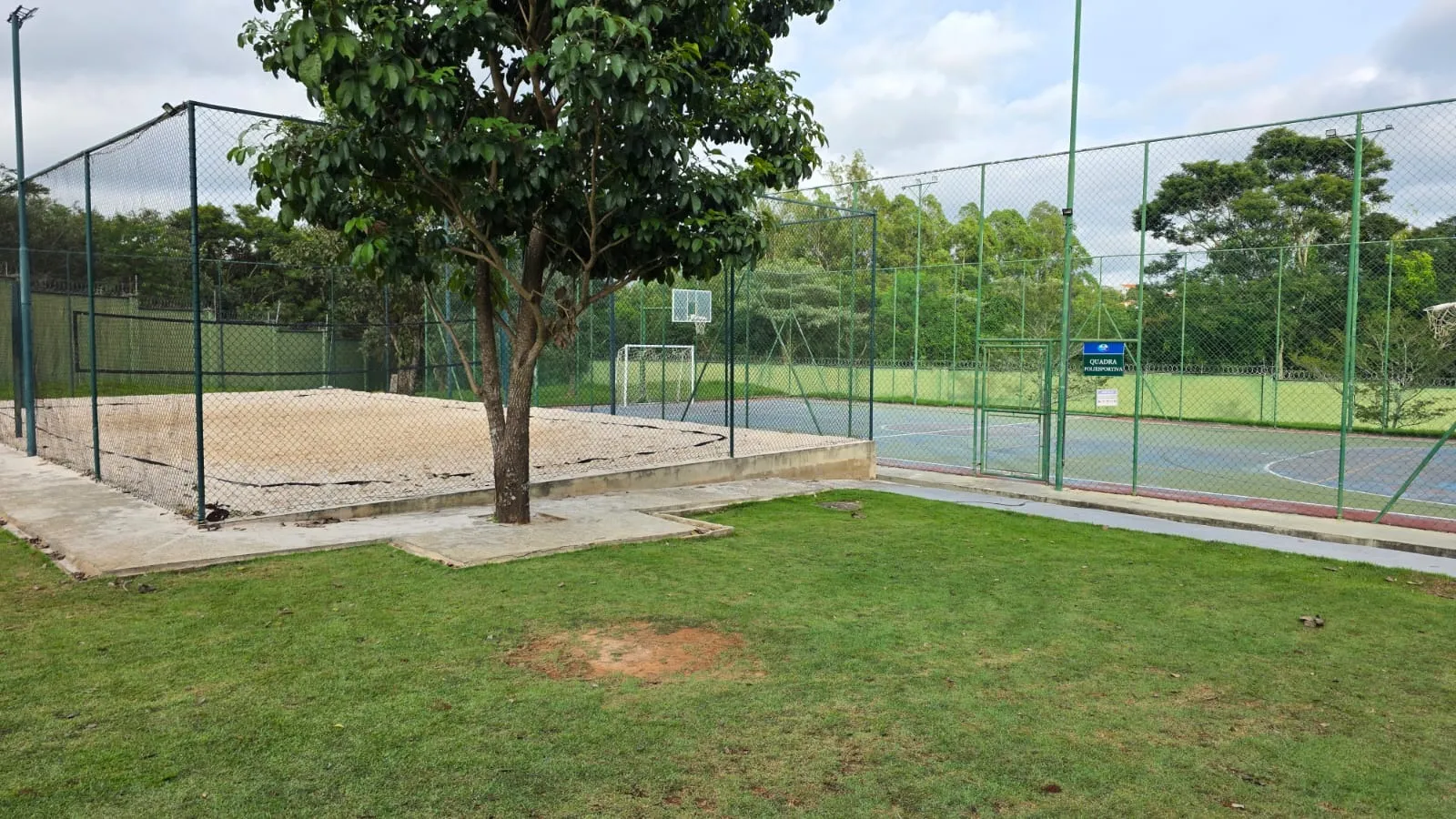 Imagem Sobrado Exclusivo Recém Reformado com 3 Suítes, Piscina Aquecida e Energia Fotovoltaica no Campos do Conde