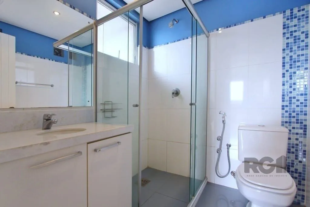 Imagem Excelente casa de 324m² com 4 dormitórios e 2 vagas.