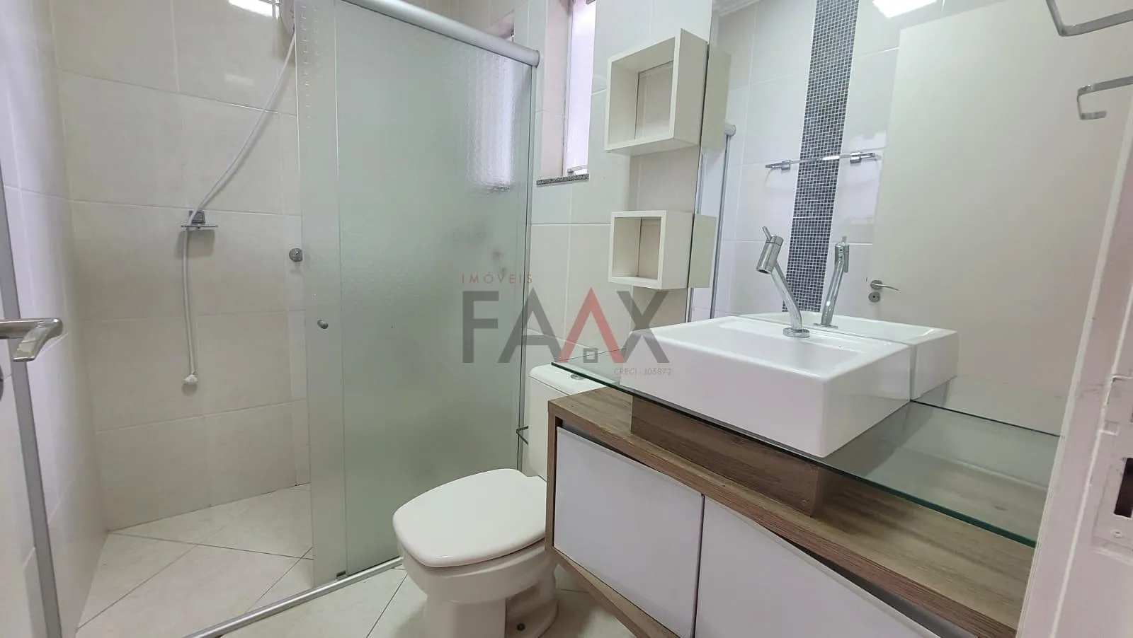 Imagem Sobrado com 3 dormitórios á venda,300.00 m², Alto da XV, GUARAPUAVA - PR