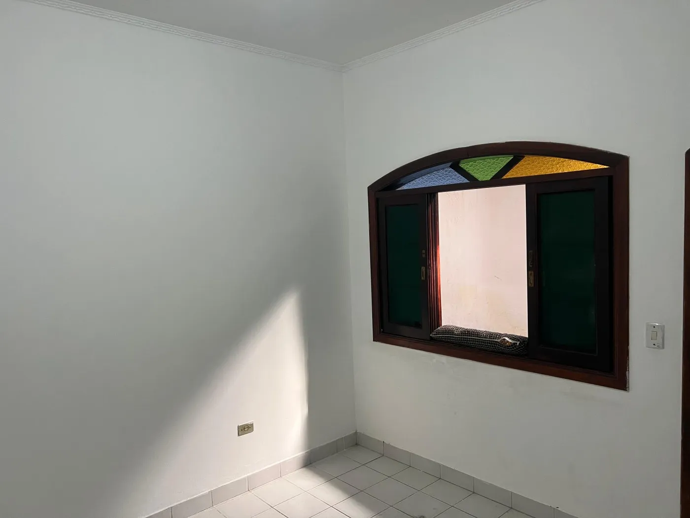 Imagem Casa para Venda em Praia Grande, Aviação, 4 dormitórios, 2 suítes, 2 banheiros, 4 vagas