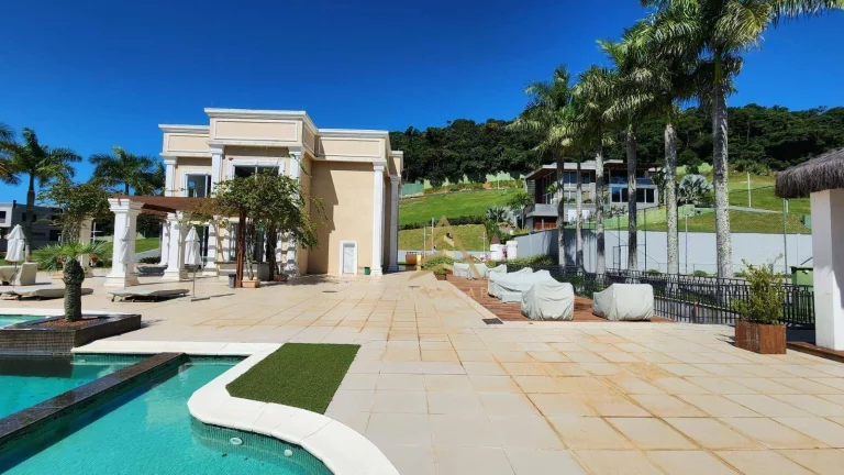 Imagem Terreno à venda, 1279 m² por R$ 2.354.000,00 - Praia do Estaleiro - Balneário Camboriú/SC