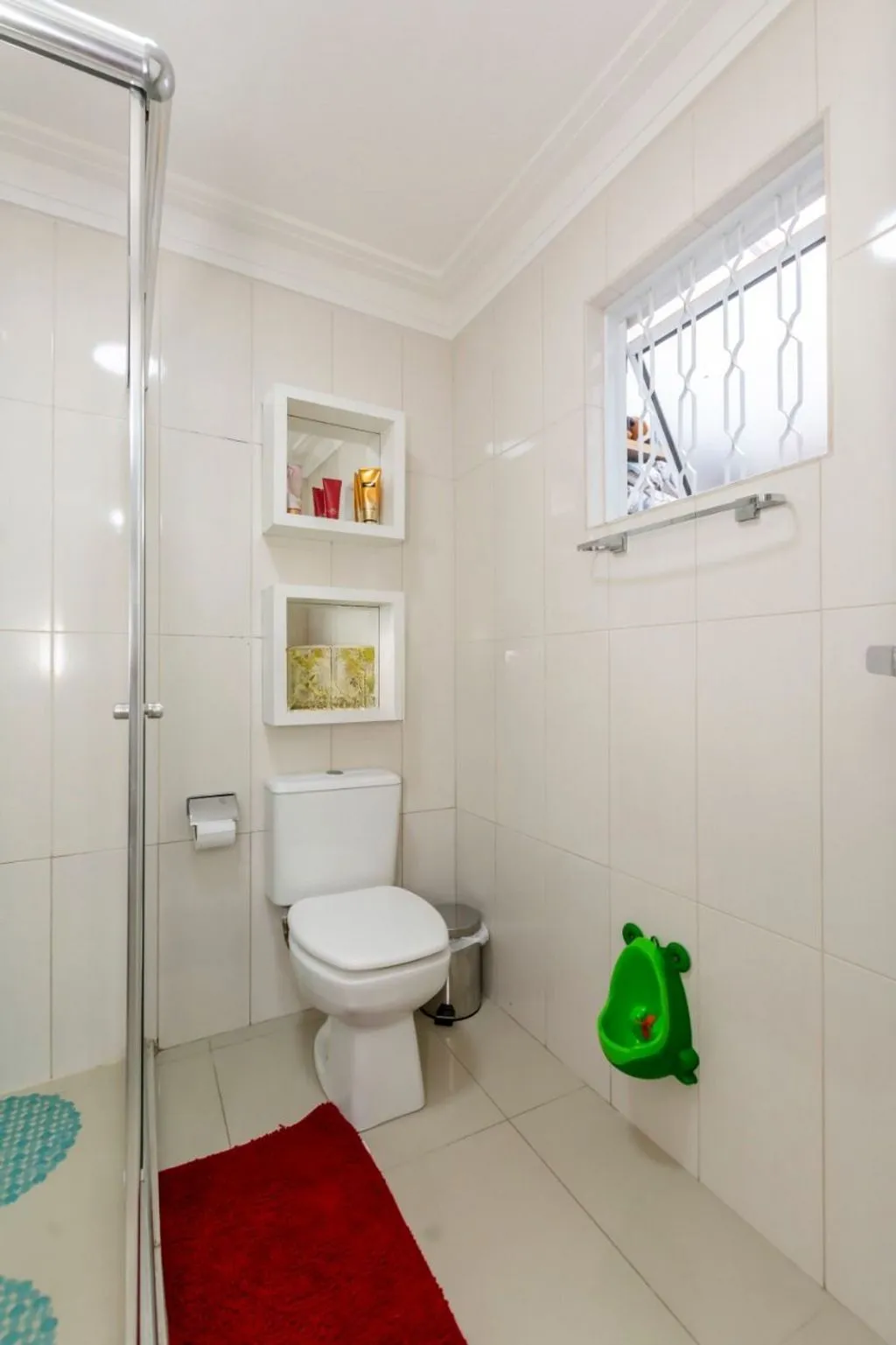 Imagem Casa de 2 dormitórios à venda no Bairro na Lomba do Pinheiro - Porto Alegre