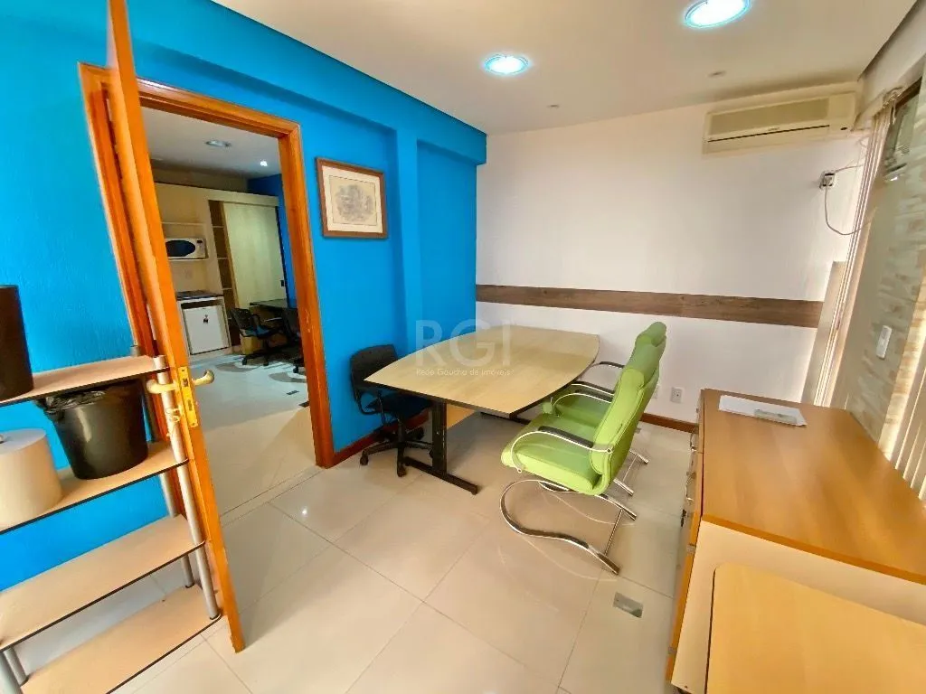 Imagem Conjunto, 160 m² Para comprar Por R$ 900.000,00 Auxiliadora - Porto Alegre/RS