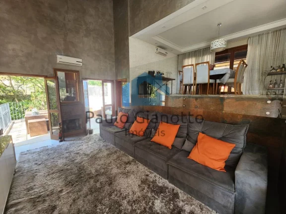 Imagem Casa Exclusiva em Cond na Granja Viana – Privacidade e Sofisticação!