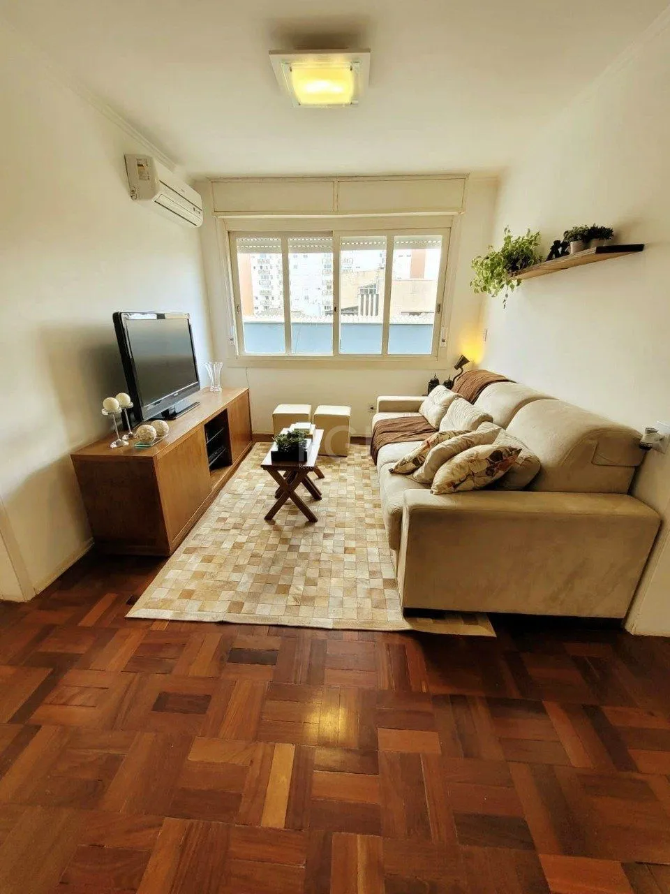 Imagem Apartamento para Venda - 100m², 2 dormitórios, 1 vaga - Menino Deus