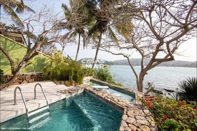 Imagem Casa Frente Mar para Venda em Armação dos Búzios / RJ no bairro Ferradura