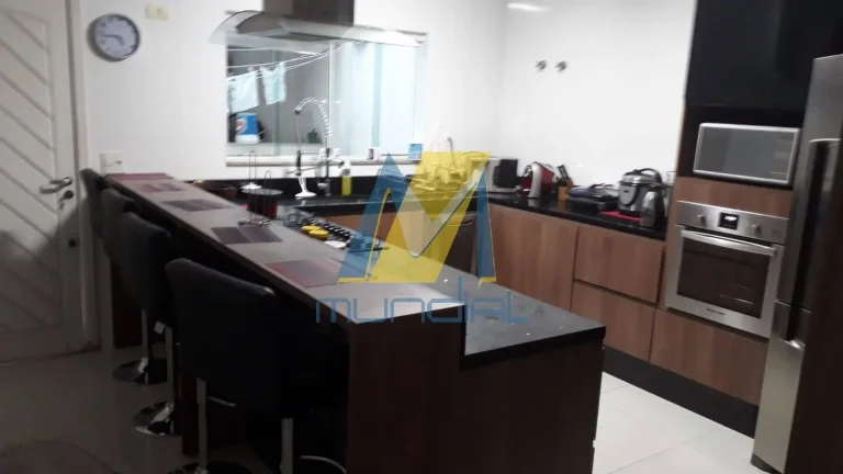 Imagem Sobrado Completo com 3 Suítes, Área Gourmet e 3 Vagas à Venda
