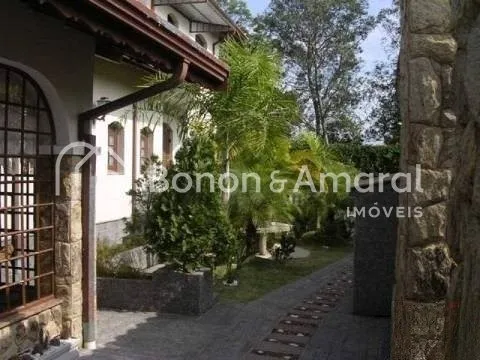 Imagem Casa em condomínio com 1100m² e 7 quartos