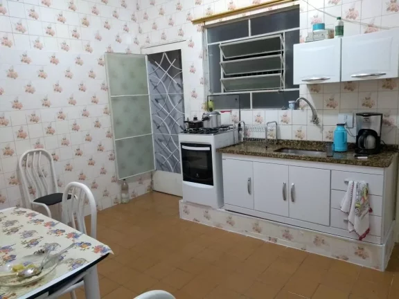 Imagem Imóvel em Piracicaba- Casa de vila em excelente localização, toda de piso frio, com 01 dormitóri...