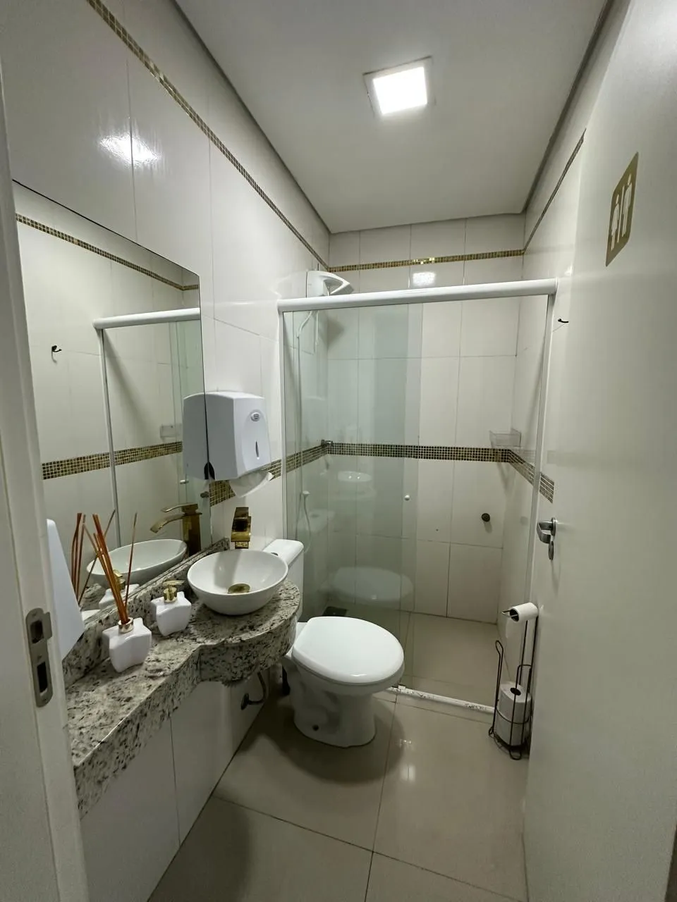Imagem sala comercial completa