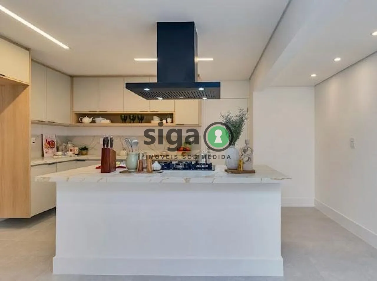 Imagem Apto à Venda com 142m², Cerqueira César reformado, 2 suítes, 2 vagas sem com armários