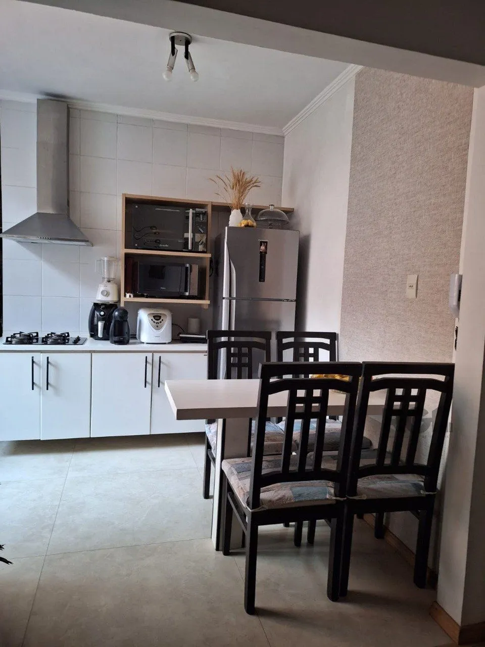 Imagem Apartamento de quatro dormitórios e uma vaga de garagem no bairro Bom Fim em Porto Alegre.