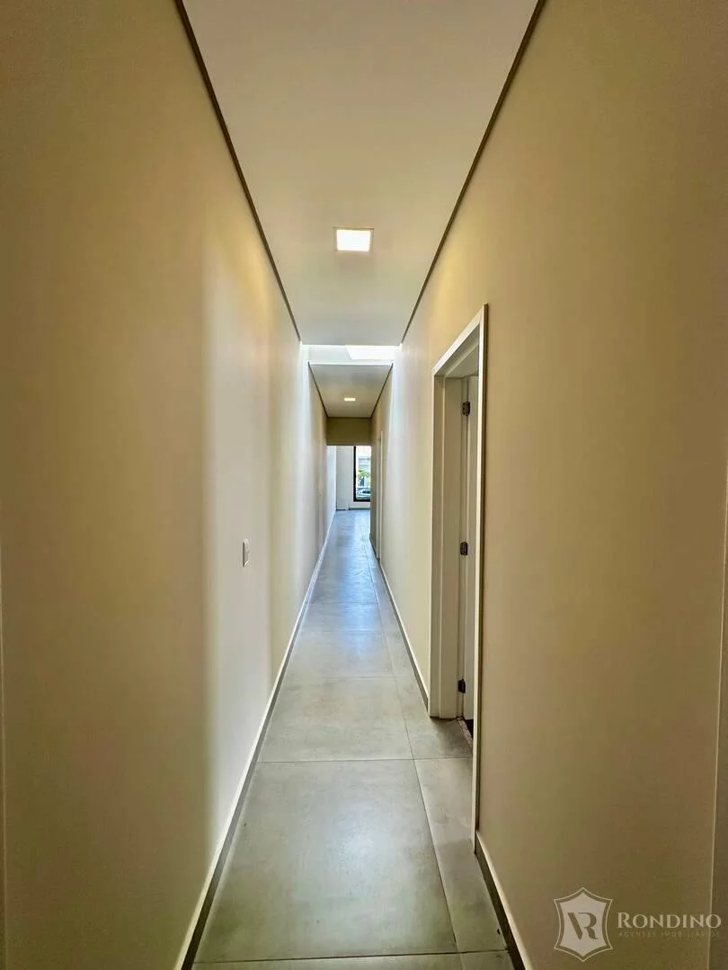 Imagem Casa t?(C)rrea no condomínio Le France, com 03 Suítes