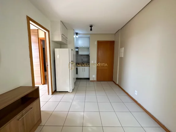 Imagem Excelente apartamento com armários em todos os cômodos, com área de lazer completa.