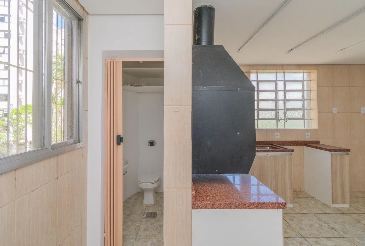 Imagem Apartamento Amplo de Esquina com 93m² no Bairro Petrópolis
