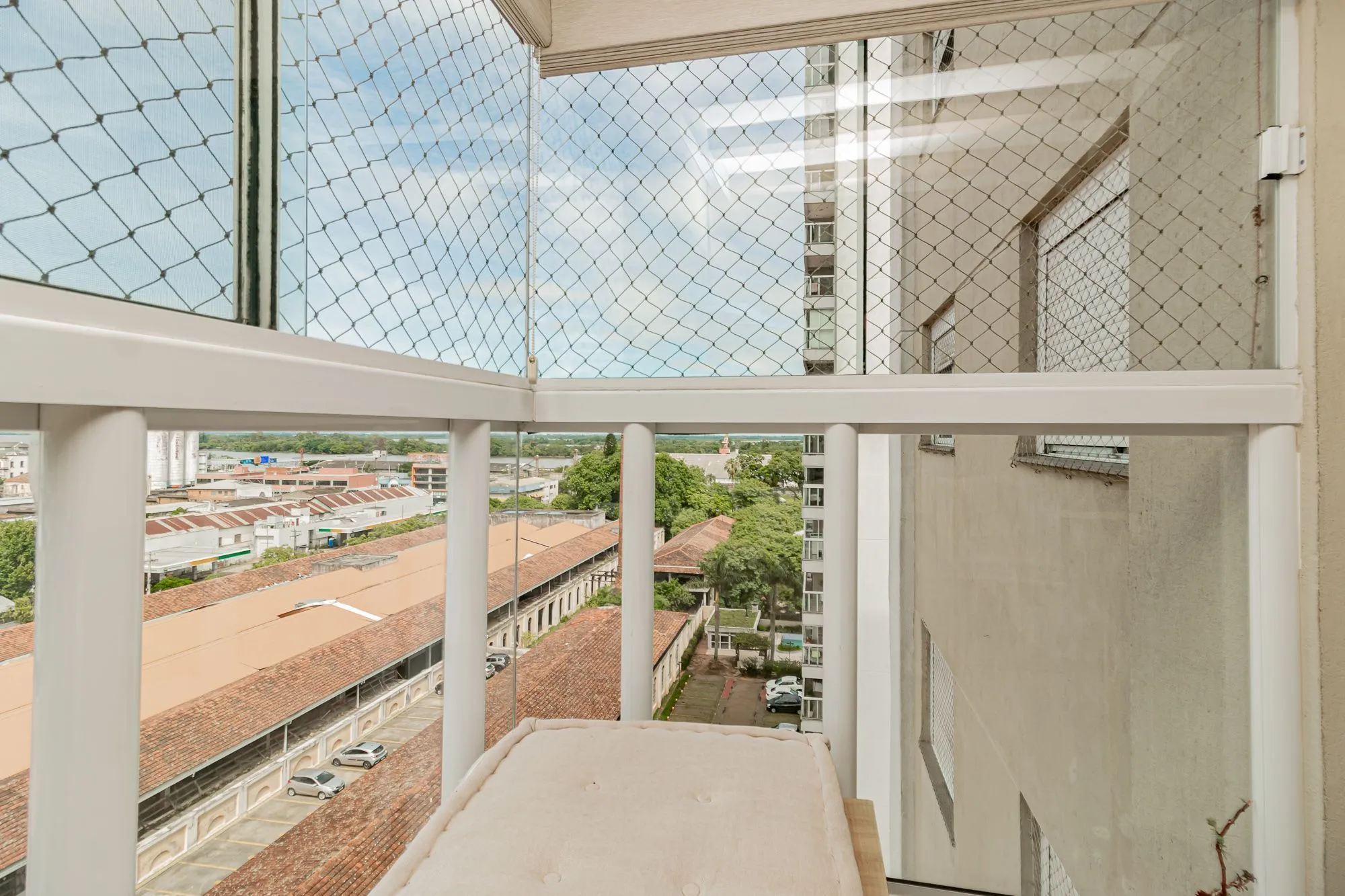 Imagem Apartamento 3 dormitórios, 2 banheiros, 1 vaga coberta e piscinas B. São Geraldo