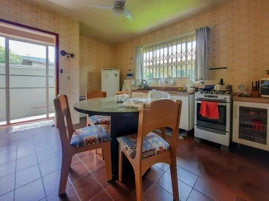 Imagem Excelente casa com 3 dormitórios e 3 vagas de garagem