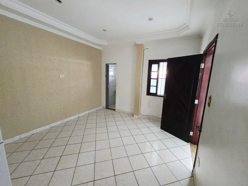 Imagem Sobrado Espaçoso na Ocian - Conforto, Localização Privilegiada e Excelente Preço