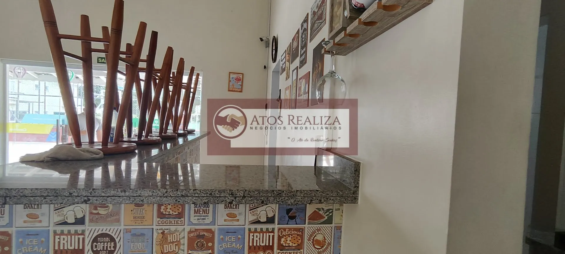 Imagem Sobrado de 3 dormitórios em Rio Bonito, São Paulo - 87m², 1 suíte, 3 banheiros - Venda e locação por R$ 1 milhão