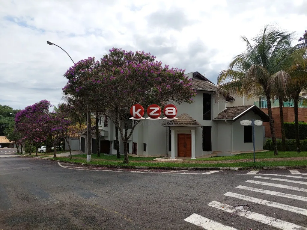 Imagem Imponente casa de alto padrão em condomínio à venda em Valinhos-SP, 4 quartos, 4 suítes, 3 salas, 8 banheiros, 4 vagas de garagem, 440m².