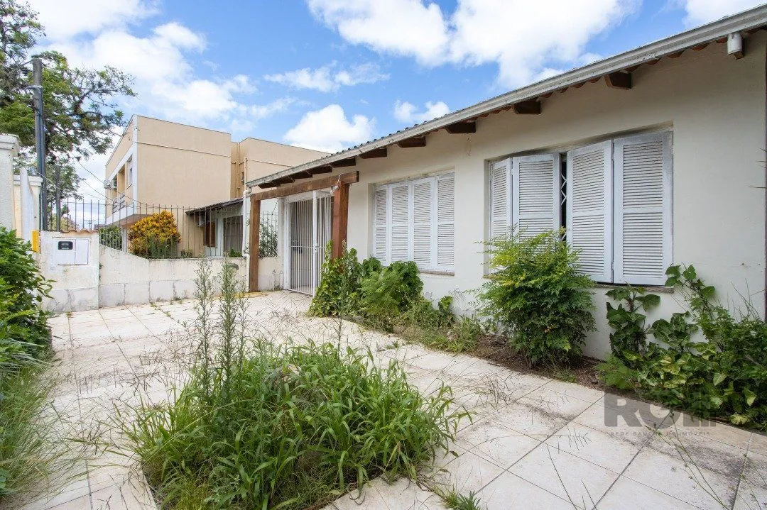 Imagem Casa para Venda - 239m², 5 dormitórios, sendo 1 suites, 2 vagas - Hipica