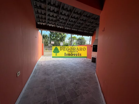 Imagem Sobrado à venda na Praia do Porto Novo em Caraguatatuba-SP: 2 quartos, 1 sala, 2 banheiros, 1 vaga de garagem, 95,00 m².
